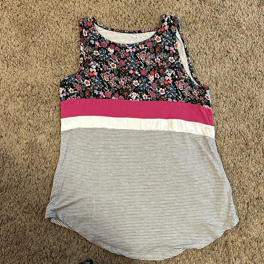 24/7 Maurice’s tank top